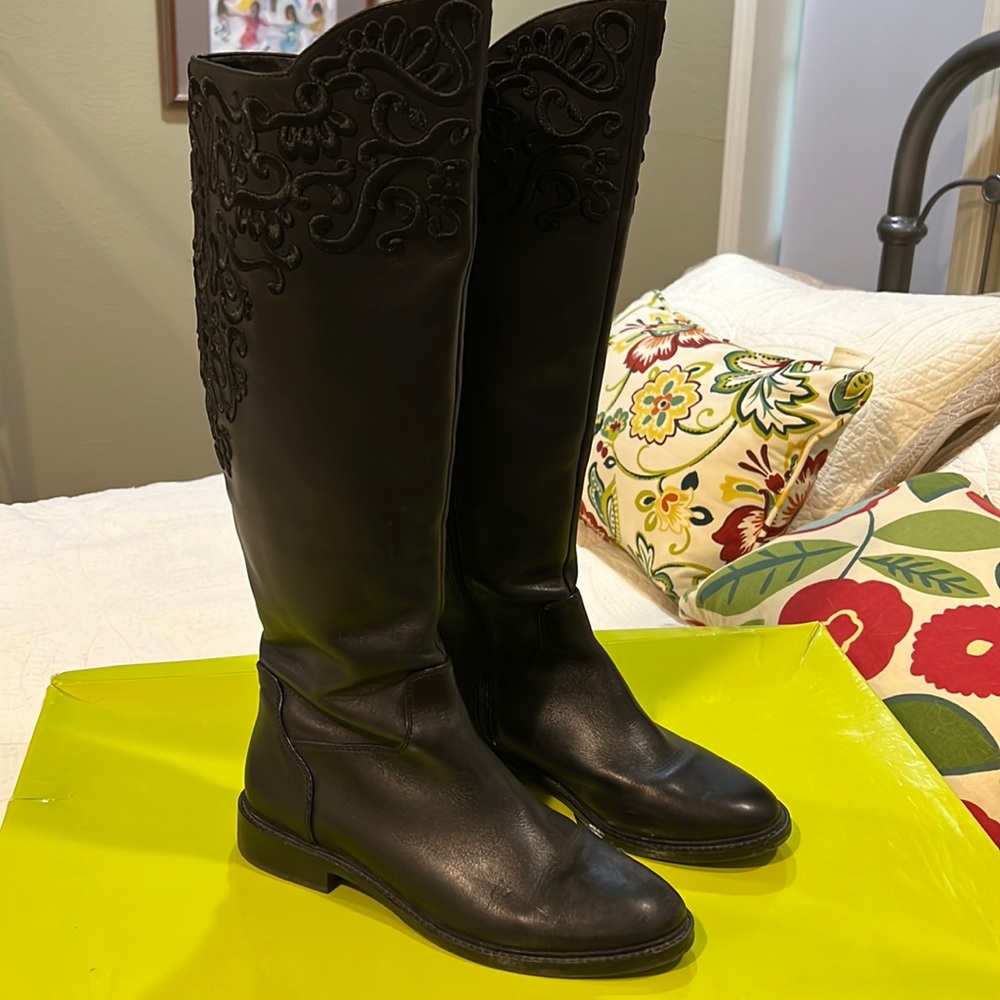 Like new Gianni Bini leather boots.